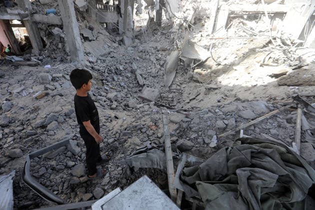 Palestinians Inspect Destroyed Homes After Overnight Israeli Strike in Jabalia Palestinians inspect their destroyed homes following an overnight Israeli airstrike that targeted a residential block after residents were warned to evacuate, in Jabalia in the northern Gaza Strip, on May 19, 2026. Photo by Bilal Osama apaimages Gaza city Gaza Strip Palestinian Territory 190526_Jabalia_BO_01(11) Copyright: xapaimagesxBilalxOsamax xapaimagesx
