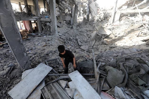 Palestinians Inspect Destroyed Homes After Overnight Israeli Strike in Jabalia Palestinians inspect their destroyed homes following an overnight Israeli airstrike that targeted a residential block after residents were warned to evacuate, in Jabalia in the northern Gaza Strip, on May 19, 2026. Photo by Bilal Osama apaimages Gaza city Gaza Strip Palestinian Territory 190526_Jabalia_BO_01(12) Copyright: xapaimagesxBilalxOsamax xapaimagesx