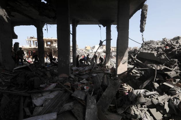 Palestinians Inspect Destroyed Homes After Overnight Israeli Strike in Jabalia Palestinians inspect their destroyed homes following an overnight Israeli airstrike that targeted a residential block after residents were warned to evacuate, in Jabalia in the northern Gaza Strip, on May 19, 2026. Photo by Bilal Osama apaimages Gaza city Gaza Strip Palestinian Territory 190526_Jabalia_BO_01(14) Copyright: xapaimagesxBilalxOsamax xapaimagesx