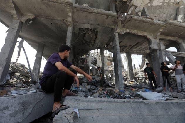 Palestinians Inspect Destroyed Homes After Overnight Israeli Strike in Jabalia Palestinians inspect their destroyed homes following an overnight Israeli airstrike that targeted a residential block after residents were warned to evacuate, in Jabalia in the northern Gaza Strip, on May 19, 2026. Photo by Bilal Osama apaimages Gaza city Gaza Strip Palestinian Territory 190526_Jabalia_BO_01(17) Copyright: xapaimagesxBilalxOsamax xapaimagesx