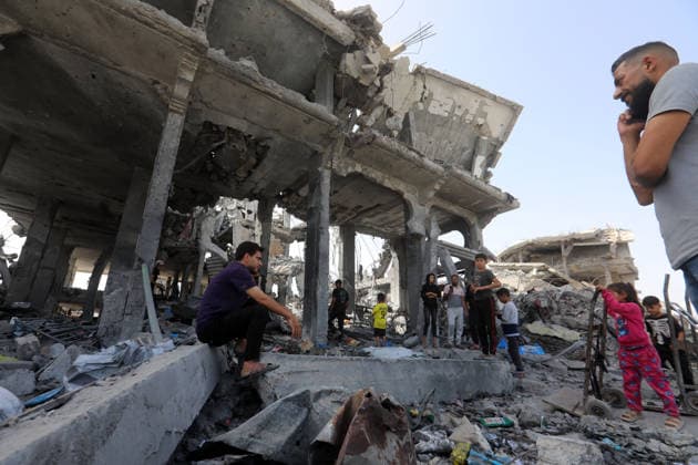 Palestinians Inspect Destroyed Homes After Overnight Israeli Strike in Jabalia Palestinians inspect their destroyed homes following an overnight Israeli airstrike that targeted a residential block after residents were warned to evacuate, in Jabalia in the northern Gaza Strip, on May 19, 2026. Photo by Bilal Osama apaimages Gaza city Gaza Strip Palestinian Territory 190526_Jabalia_BO_01(18) Copyright: xapaimagesxBilalxOsamax xapaimagesx
