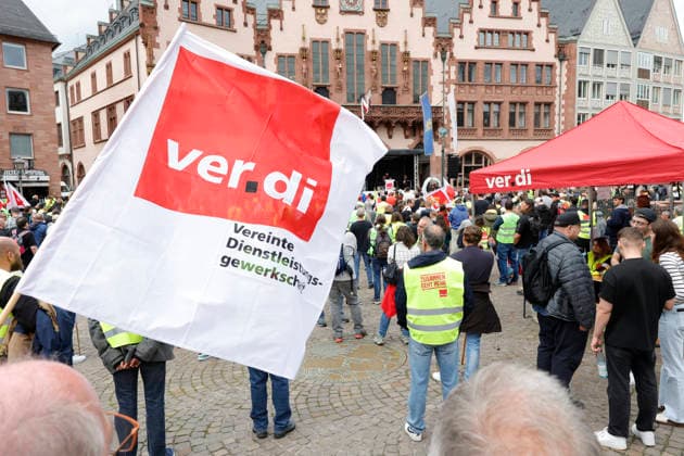 Collective bargaining round Deutsche Telekom 19 05 2026 One-day nationwide warning strike in Hesse since the early morning to increase pressure ahead of the fourth round of negotiations The VERDI union is responding to the disappointing and inadequate offer for the increase in remuneration from the employer with a