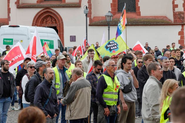 Collective bargaining round Deutsche Telekom 19 05 2026 One-day nationwide warning strike in Hesse since the early morning to increase pressure ahead of the fourth round of negotiations The VERDI union is responding to the disappointing and inadequate offer for the increase in remuneration from the employer with a