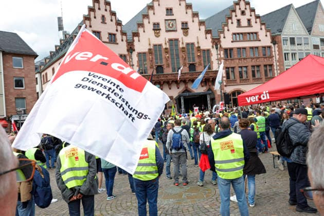 Collective bargaining round Deutsche Telekom 19 05 2026 One-day nationwide warning strike in Hesse since the early morning to increase pressure ahead of the fourth round of negotiations The VERDI union is responding to the disappointing and inadequate offer for the increase in remuneration from the employer with a
