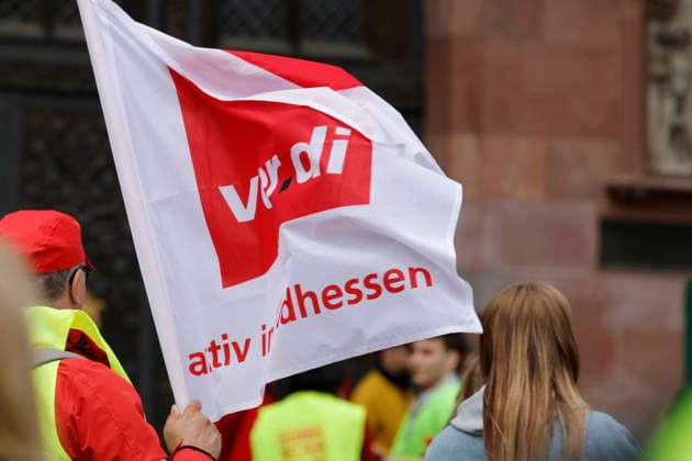 Collective bargaining round Deutsche Telekom 19 05 2026 One-day nationwide warning strike in Hesse since the early morning to increase pressure ahead of the fourth round of negotiations The VERDI union is responding to the disappointing and inadequate offer for the increase in remuneration from the employer with a