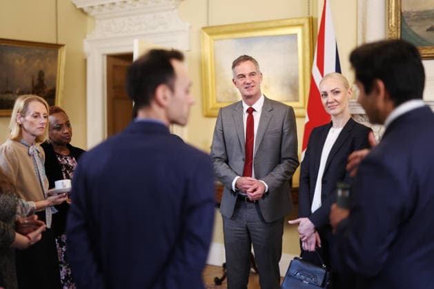 Prime Minister Keir Starmer hosts Small Business Meeting 19 05 2026. London, United Kingdom. Peter Kyle, Secretary of State for Business and Trade, President of the Board of Trade attends Small Business Meeting hosted by Prime Minister Keir Starmer in 10 Downing Street., Credit:Ben Perry B66 Avalon United Kingdom, Greater London, London, 10 Downing Street  Copyright: xBenxPerryx xB66x xAvalonx 1100465002