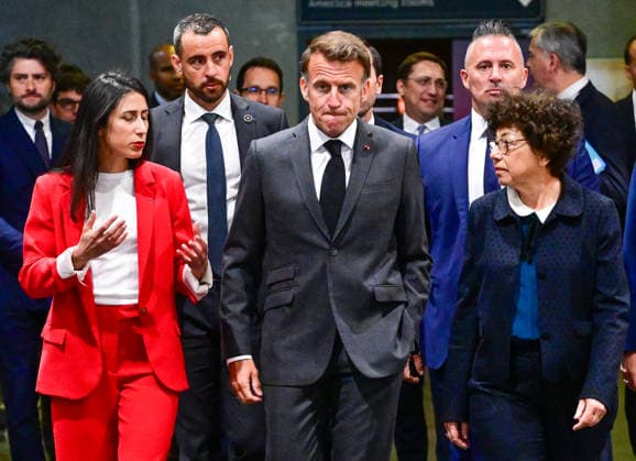Le président de la République française Emmanuel Macron lors de sa visite du salon REuse economy expo au parc des expositions de la Porte de Versailles à Paris, le 19 mai 2026 Christian Liewig Bestimage French President Emmanuel Macron visits the REuse Economy fair at Porte de Versailles exhibition center in Paris, France, on May 19, 2026 Paris France  Copyright: xChristianxLiewigx xBestimagexChristianxLiewigx xBestimagex