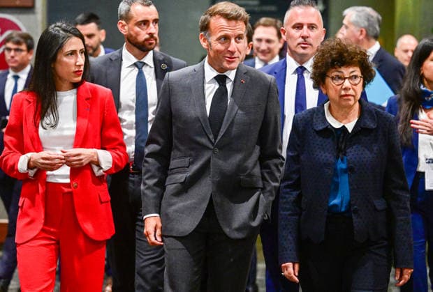 President Macron At REuse Economy Expo - Paris French President Emmanuel Macron visits the REuse Economy fair at Porte de Versailles exhibition centre in Paris, France, on May 19, 2026. Photo by Christian Liewig Pool ABACAPRESS.COM Paris France  Copyright: xLiewigxChristian Pool ABACAx
