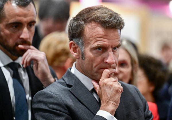 President Macron At REuse Economy Expo - Paris French President Emmanuel Macron visits the REuse Economy fair at Porte de Versailles exhibition centre in Paris, France, on May 19, 2026. Photo by Christian Liewig Pool ABACAPRESS.COM Paris France  Copyright: xLiewigxChristian Pool ABACAx