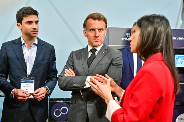 President Macron At REuse Economy Expo - Paris French President Emmanuel Macron visits the REuse Economy fair at Porte de Versailles exhibition centre in Paris, France, on May 19, 2026. Photo by Christian Liewig Pool ABACAPRESS.COM Paris France  Copyright: xLiewigxChristian Pool ABACAx
