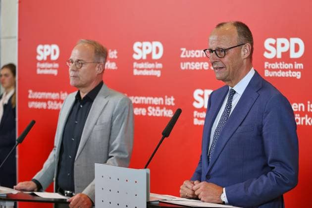 Berlin, Germany, 19 05 2026 German Bundestag SPD parliamentary group meeting SPD parliamentary group leader Matthias Miersch and CDU leader and Federal Chancellor Friedrich Merz CDU Copyright: xdtsxNachrichtenagenturx dts_119529