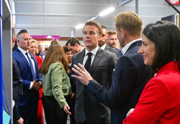 President Macron At REuse Economy Expo - Paris French President Emmanuel Macron visits the REuse Economy fair at Porte de Versailles exhibition centre in Paris, France, on May 19, 2026. Photo by Christian Liewig Pool ABACAPRESS.COM Paris France  Copyright: xLiewigxChristian Pool ABACAx