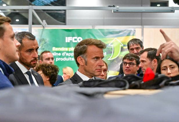 President Macron At REuse Economy Expo - Paris French President Emmanuel Macron visits the REuse Economy fair at Porte de Versailles exhibition centre in Paris, France, on May 19, 2026. Photo by Christian Liewig Pool ABACAPRESS.COM Paris France  Copyright: xLiewigxChristian Pool ABACAx