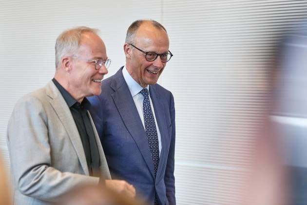Berlin, Germany, 19 05 2026 German Bundestag SPD parliamentary group meeting SPD parliamentary group leader Matthias Miersch and CDU leader and Federal Chancellor Friedrich Merz CDU Copyright: xdtsxNachrichtenagenturx dts_119536