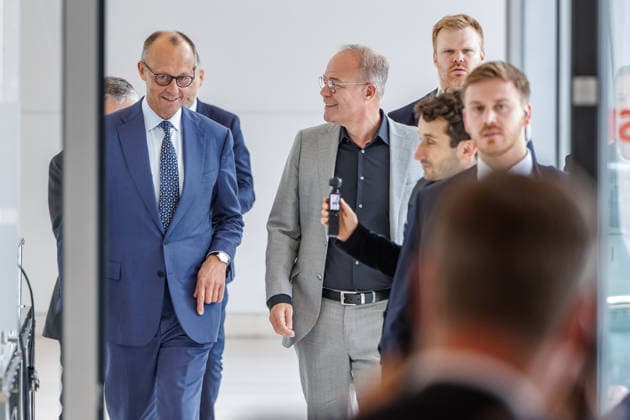Statement SPD Federal Chancellor Friedrich Merz CDU and Matthias Miersch SPD before the parliamentary group meeting on 19 05 26 in Berlin Berlin Berlin Germany Reichstag