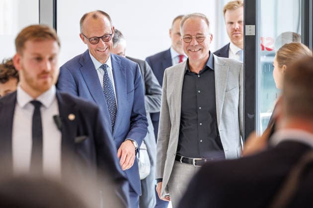 Statement SPD Federal Chancellor Friedrich Merz CDU and Matthias Miersch SPD before the parliamentary group meeting on 19 05 26 in Berlin Berlin Berlin Germany Reichstag