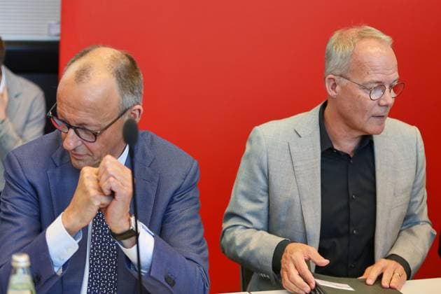 Berlin, Germany, 19 05 2026 German Bundestag SPD parliamentary group meeting CDU leader and Federal Chancellor Friedrich Merz CDU guest alongside parliamentary group leader Matthias Miersch Copyright: xdtsxNachrichtenagenturx dts_119540