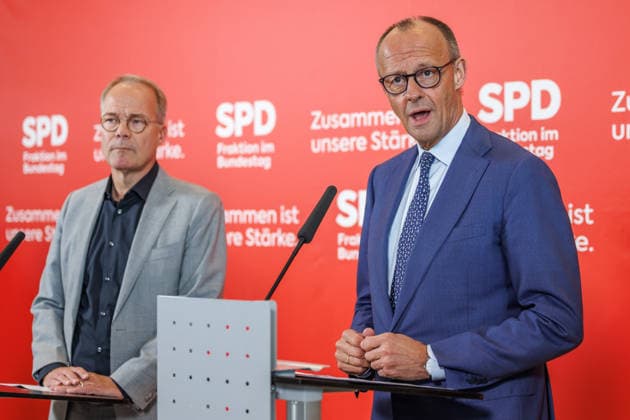 Statement SPD Federal Chancellor Friedrich Merz CDU and Matthias Miersch SPD before the parliamentary group meeting on 19 05 26 in Berlin Berlin Berlin Germany Reichstag