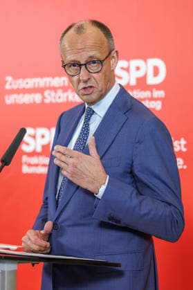 Statement SPD Federal Chancellor Friedrich Merz CDU and Matthias Miersch SPD before the parliamentary group meeting on 19 05 26 in Berlin Berlin Berlin Germany Reichstag