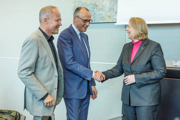 Statement SPD Federal Chancellor Friedrich Merz CDU and Matthias Miersch SPD before the parliamentary group meeting on 19 05 26 in Berlin Berlin Berlin Germany Reichstag