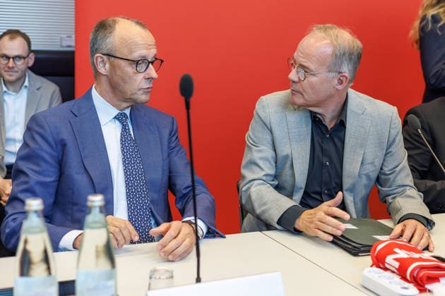 Statement SPD Federal Chancellor Friedrich Merz CDU and Matthias Miersch SPD before the parliamentary group meeting on 19 05 26 in Berlin Berlin Berlin Germany Reichstag