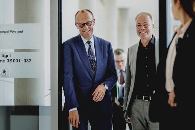 L R Friedrich Merz CDU , Federal Chancellor, and Matthias Miersch, leader of the SPD parliamentary group in the German Bundestag, pictured before the SPD parliamentary group meeting in Berlin, 19 05 2026 Berlin Germany Copyright: xFlorianxGaertnerx