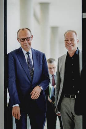 L R Friedrich Merz CDU , Federal Chancellor, and Matthias Miersch, leader of the SPD parliamentary group in the German Bundestag, pictured before the SPD parliamentary group meeting in Berlin, 19 05 2026 Berlin Germany Copyright: xFlorianxGaertnerx