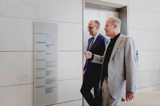 L R Friedrich Merz CDU , Federal Chancellor, and Matthias Miersch, leader of the SPD parliamentary group in the German Bundestag, pictured before the SPD parliamentary group meeting in Berlin, 19 05 2026 Berlin Germany Copyright: xFlorianxGaertnerx