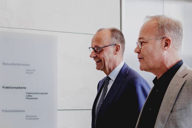 L R Friedrich Merz CDU , Federal Chancellor, and Matthias Miersch, leader of the SPD parliamentary group in the German Bundestag, pictured before the SPD parliamentary group meeting in Berlin, 19 05 2026 Berlin Germany Copyright: xFlorianxGaertnerx