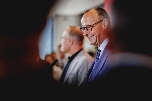 R L Friedrich Merz CDU , Federal Chancellor, and Matthias Miersch, leader of the SPD parliamentary group in the German Bundestag, recorded during a press statement before the SPD parliamentary group meeting in Berlin, 19 05 2026 Berlin Germany Copyright: xFlorianxGaertnerx