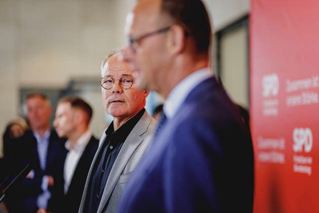 R L Friedrich Merz CDU , Federal Chancellor, and Matthias Miersch, leader of the SPD parliamentary group in the German Bundestag, recorded during a press statement before the SPD parliamentary group meeting in Berlin, 19 05 2026 Berlin Germany Copyright: xFlorianxGaertnerx