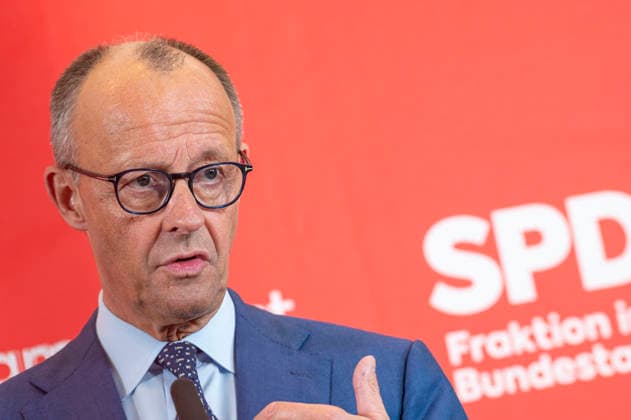 Friedrich Merz EUR, Germany, Berlin 19 05 2026 Federal Chancellor Friedrich Merz CDU visits the SPD parliamentary group in the Bundestag Press statement before the parliamentary group meeting with parliamentary group chairman Matthias Miersch SPD