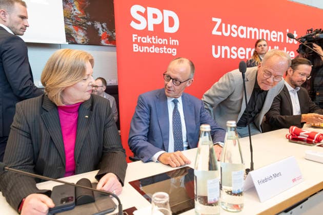 Friedrich Merz Bärbel Bas EUR, Germany, Berlin 19 05 2026 Federal Chancellor Friedrich Merz CDU visits the SPD parliamentary group in the Bundestag Before the parliamentary group meeting with parliamentary group chairman Matthias Miersch SPD