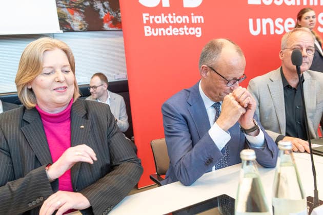 Friedrich Merz Bärbel Bas EUR, Germany, Berlin 19 05 2026 Federal Chancellor Friedrich Merz CDU visits the SPD parliamentary group in the Bundestag Before the parliamentary group meeting with parliamentary group chairman Matthias Miersch SPD