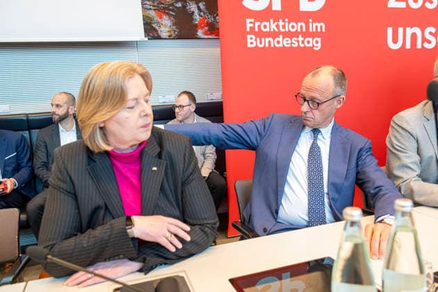 Friedrich Merz Bärbel Bas EUR, Germany, Berlin 19 05 2026 Federal Chancellor Friedrich Merz CDU visits the SPD parliamentary group in the Bundestag Before the parliamentary group meeting with parliamentary group chairman Matthias Miersch SPD