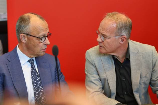 Berlin, Germany, 19 05 2026 German Bundestag SPD parliamentary group meeting CDU leader and Federal Chancellor Friedrich Merz CDU guest alongside parliamentary group leader Matthias Miersch Copyright: xdtsxNachrichtenagenturx dts_119544