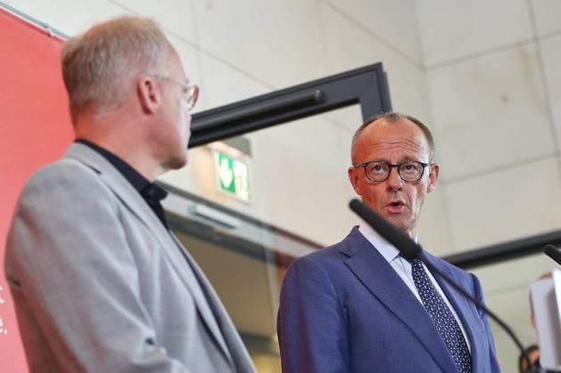 Berlin, Germany, 19 05 2026 German Bundestag SPD parliamentary group meeting SPD parliamentary group leader Matthias Miersch and CDU leader and Federal Chancellor Friedrich Merz CDU Copyright: xdtsxNachrichtenagenturx dts_119552