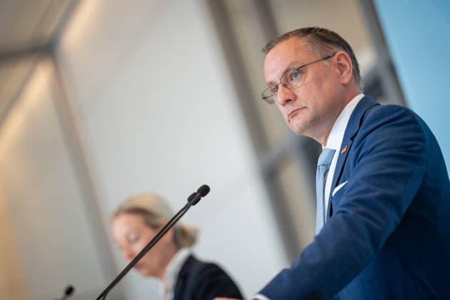Party and parliamentary group leaders Alice Weidel and Tino Chrupalla during the press statement at the parliamentary group level of the German Bundestag Press statement by the AfD party and parliamentary group leaders in the German Bundestag at the beginning of the session week, Berlin Berlin Germany Bundestag