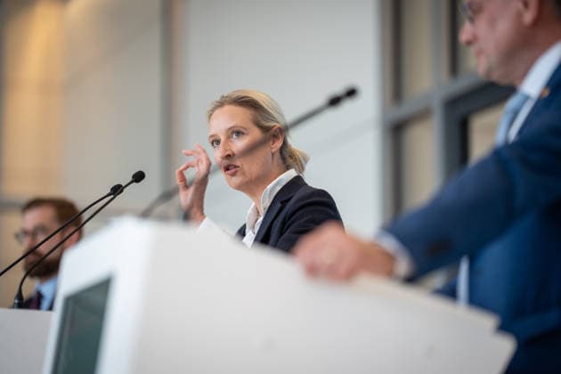 Party and parliamentary group leaders Alice Weidel and Tino Chrupalla during the press statement at the parliamentary group level of the German Bundestag Press statement by the AfD party and parliamentary group leaders in the German Bundestag at the beginning of the session week, Berlin Berlin Germany Bundestag