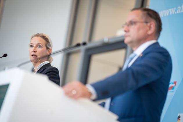 Party and parliamentary group leaders Alice Weidel and Tino Chrupalla during the press statement at the parliamentary group level of the German Bundestag Press statement by the AfD party and parliamentary group leaders in the German Bundestag at the beginning of the session week, Berlin Berlin Germany Bundestag