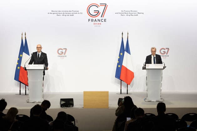 Press conference during the G7 Finance Ministers - Paris French Economy, Finances and Industry Minister Roland Lescure with Governor of the Bank of France François Villeroy de Galhau during a press conference on the sidelines of a G7 Finance Ministers and Central Bank Governors meeting to prepare the summit of heads of State and government to be held in Evian in June, in Paris on May 19, 2026. Photo by Raphael Lafargue ABACAPRESS.COM Paris France  Copyright: xLafarguexRaphael ABACAx
