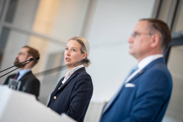 Party and parliamentary group leaders Alice Weidel and Tino Chrupalla during the press statement at the parliamentary group level of the German Bundestag Press statement by the AfD party and parliamentary group leaders in the German Bundestag at the beginning of the session week, Berlin Berlin Germany Bundestag