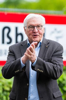19 05 2026 Frank Walter Steinmeier in Herzebrock Clarholz On the occasion of the Germany-wide day of honor for the birthday of the Basic Law, the Federal President visits numerous join-in activities nationwide here at the club grounds of Herzebrocker SV in Herzebrock Clarholz during the welcome , Herzebrock Nordrhein Westfalen Germany Herzebrocker Sportverein