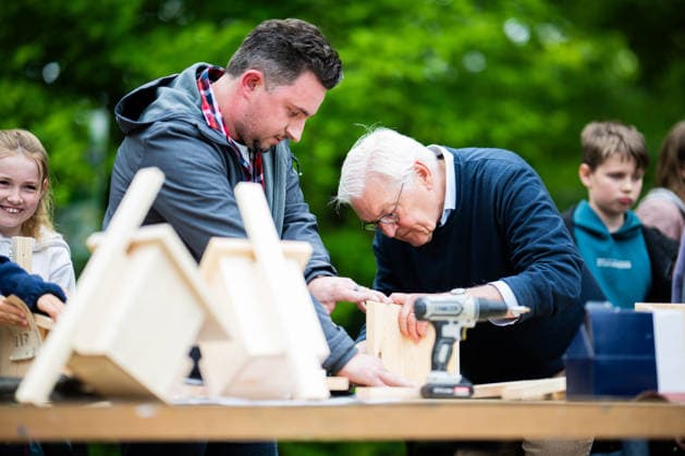 19 05 2026 Frank Walter Steinmeier in Herzebrock Clarholz On the occasion of the Germany-wide day of honor for the birthday of the Basic Law, the Federal President visits numerous participatory activities nationwide here building a birdhouse for the Von Zumbusch Comprehensive School Herzebrock , Herzebrock North Rhine-Westphalia Germany Herzebrock Sports Club