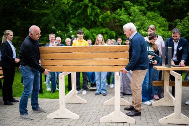 19 05 2026 Frank Walter Steinmeier in Herzebrock Clarholz On the occasion of the Germany-wide day of honor for the birthday of the Basic Law, the Federal President visits numerous participatory actions nationwide here after the construction of a bench for the Von Zumbusch Comprehensive School Herzebrock , Herzebrock North Rhine-Westphalia Germany Herzebrocker Sportverein