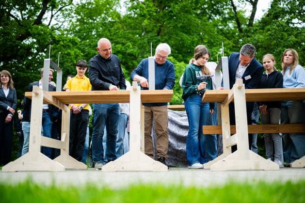 19 05 2026 Frank Walter Steinmeier in Herzebrock Clarholz On the occasion of the Germany-wide day of honor for the birthday of the Basic Law, the Federal President visits numerous participatory actions nationwide here at the construction of a bench for the Von Zumbusch Comprehensive School Herzebrock , Herzebrock North Rhine-Westphalia Germany Herzebrocker Sportverein