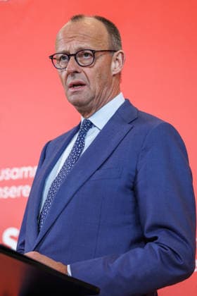 Statement SPD Federal Chancellor Friedrich Merz CDU before the parliamentary group meeting on 19 05 26 in Berlin Berlin Berlin Germany Reichstag