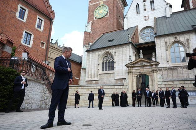 Hungarian PM Peter Magyar visiting Wawel Castle during this first international trip KRAKOW, POLAND - MAY 19: Hungarian Prime Minister Peter Magyar looks up at the monument of Pope John Paul II at the Wawel Cathedral during his first international trip in Krakow, Poland on May 19, 2026. Magyar began a two-day visit to Poland aimed at restoring bilateral ties strained by his predecessor’s close relations with Moscow during Russia’s attacks on Ukraine. Jakub Porzycki Anadolu Krakow Poland. Editorial use only. Please get in touch for any other usage.  Copyright: x2026xAnadoluxJakubxPorzyckix