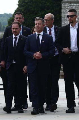 Hungarian PM Peter Magyar visiting Wawel Castle during this first international trip KRAKOW, POLAND - MAY 19: Hungarian Prime Minister Peter Magyar arrives at the monument of Pope John Paul II at the Wawel Cathedral during his first international trip in Krakow, Poland on May 19, 2026. Magyar began a two-day visit to Poland aimed at restoring bilateral ties strained by his predecessor’s close relations with Moscow during Russia’s attacks on Ukraine. Jakub Porzycki Anadolu Krakow Poland. Editorial use only. Please get in touch for any other usage.  Copyright: x2026xAnadoluxJakubxPorzyckix
