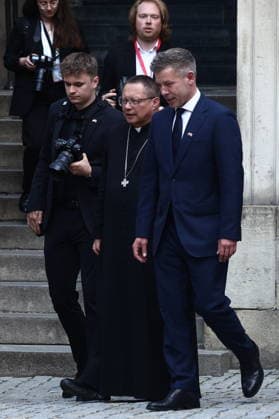 Hungarian PM Peter Magyar visiting Wawel Castle during this first international trip KRAKOW, POLAND - MAY 19: Hungarian Prime Minister Peter Magyar arrives at the monument of Pope John Paul II at the Wawel Cathedral during his first international trip in Krakow, Poland on May 19, 2026. Magyar began a two-day visit to Poland aimed at restoring bilateral ties strained by his predecessor’s close relations with Moscow during Russia’s attacks on Ukraine. Jakub Porzycki Anadolu Krakow Poland. Editorial use only. Please get in touch for any other usage.  Copyright: x2026xAnadoluxJakubxPorzyckix